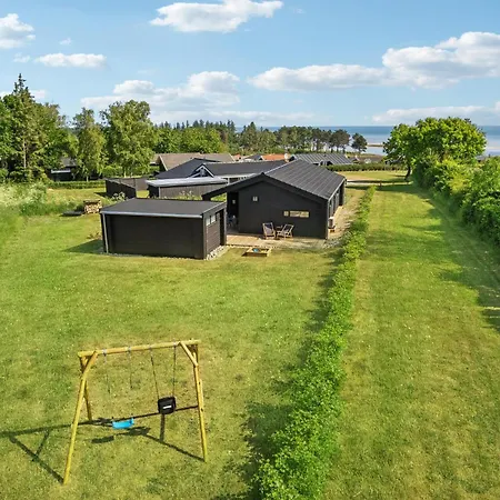 Awesome Home In Hadsund With Wifi *