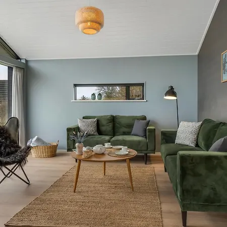 Awesome Home In Hadsund With Wifi *